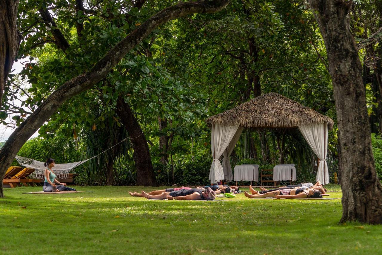 Capitan Suizo Beachfront Boutique Hotel Tamarindo Kültér fotó