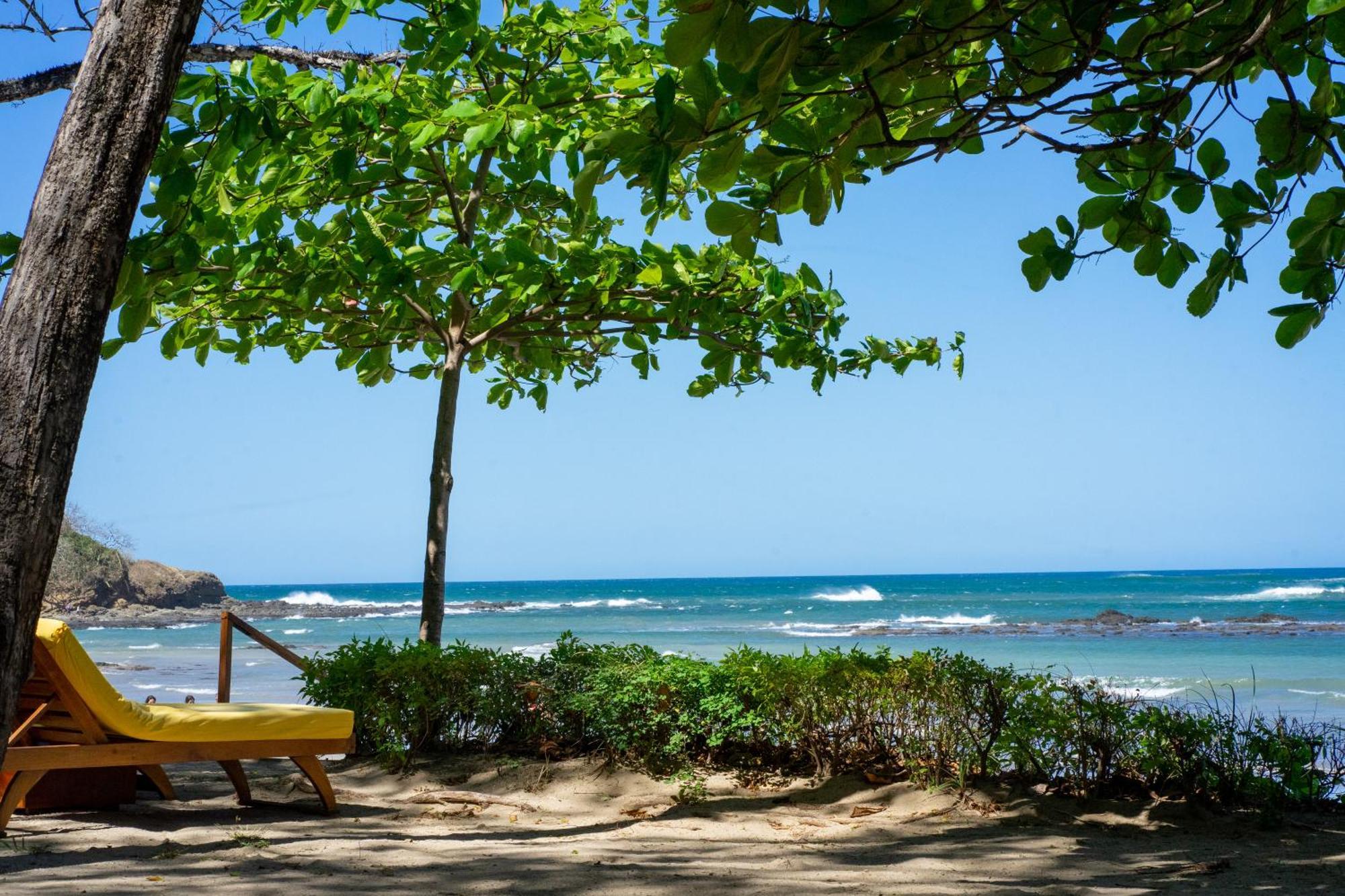 Capitan Suizo Beachfront Boutique Hotel Tamarindo Kültér fotó